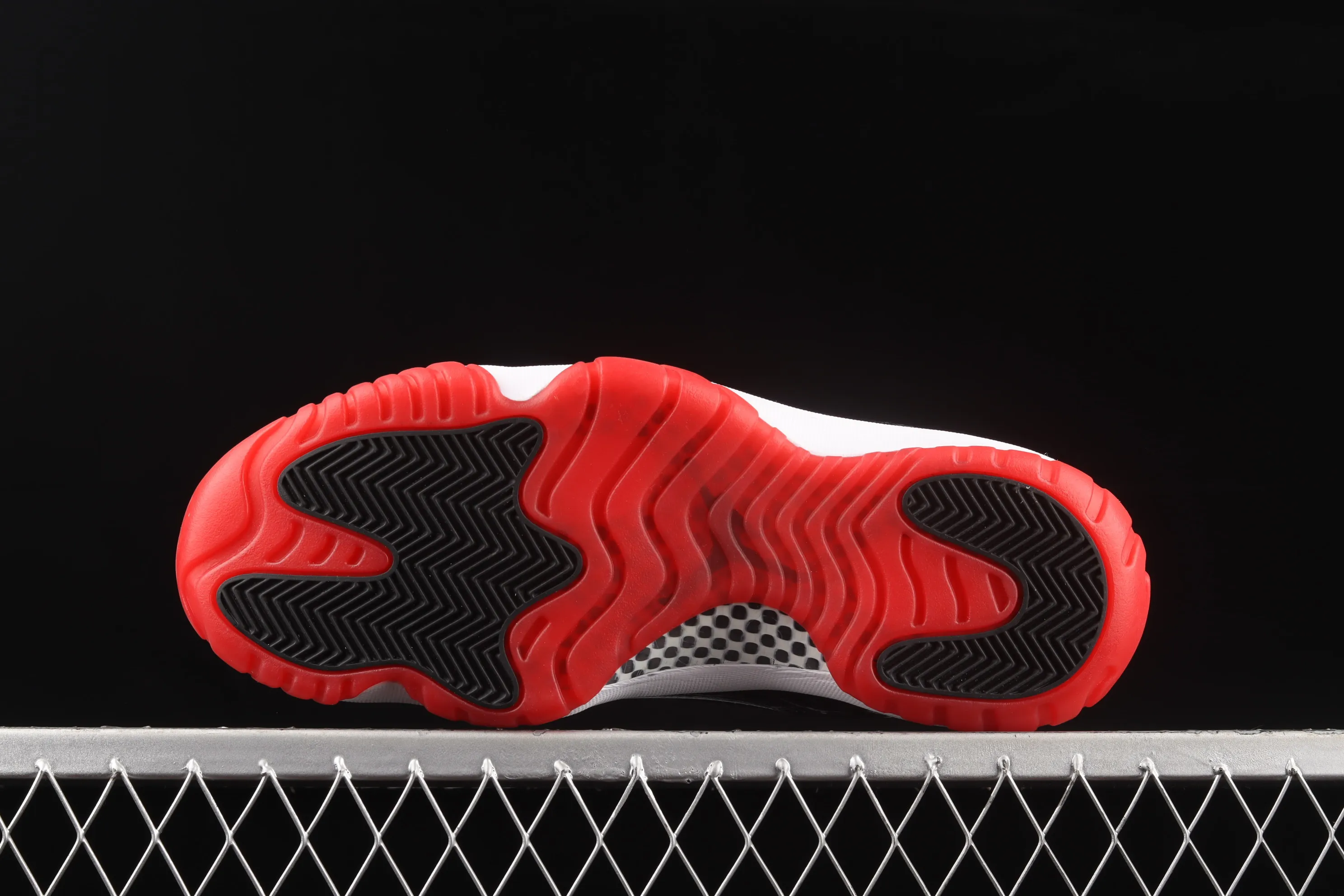 All categories Air Jordan Jordan series basketball shoes Air Jordan 11 F version Air Jordan 11 "Bred" AJ11 Joe 11 patent leather black and red first year replica high-top basketball shoes 378037-061